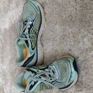 GUC New Balance running shoes